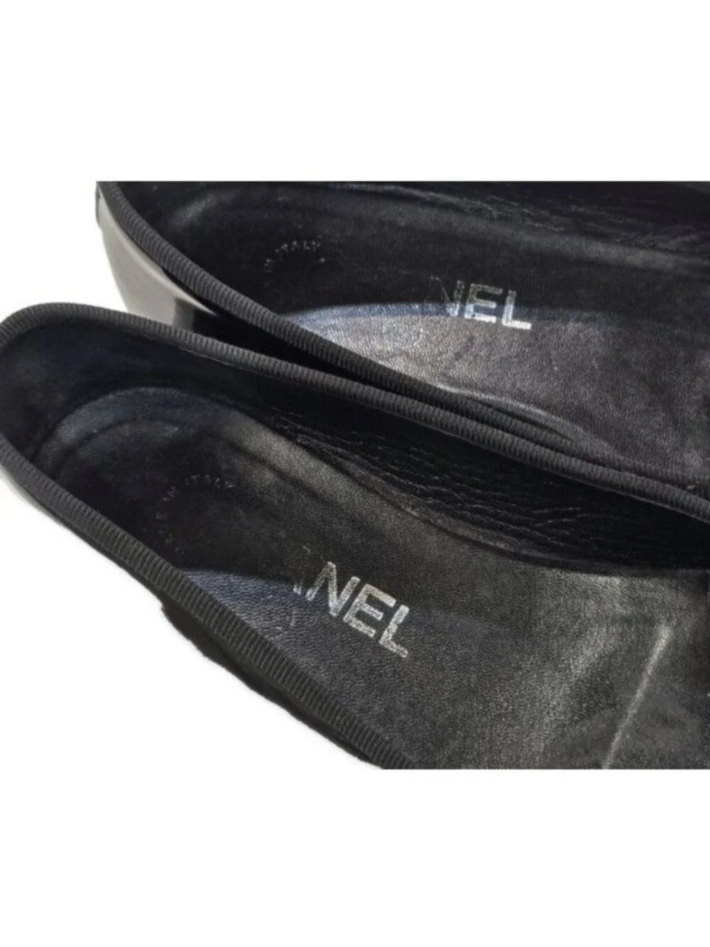 CHANEL color black